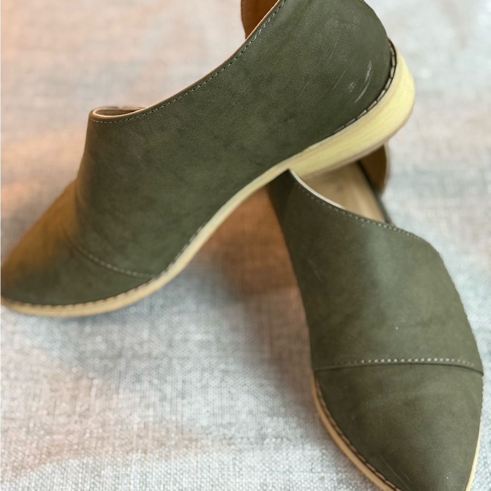 JG D’Orsay Women’s flats